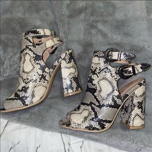 SNAKE PRINT BOOTIES